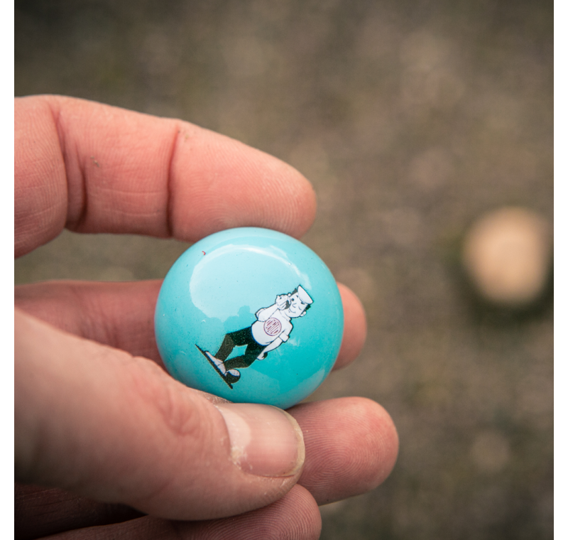 Turquoise but met vintage mascotte Turquoise but met vintage mascotte