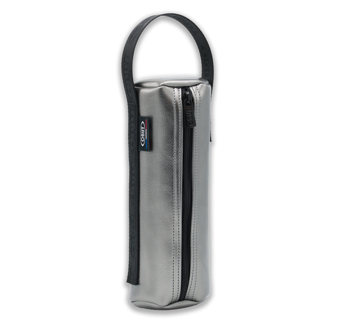 Pack of 12 silver-coloured bags made from natural materials