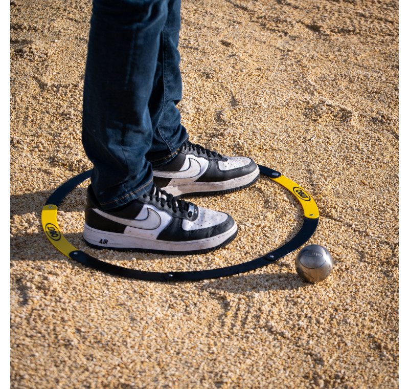 Set of 14 Obut foldable black and yellow pétanque circles Set of 14 Obut foldable black and yellow pétanque circles