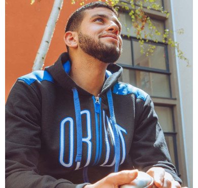 Chaqueta con capucha de hombre