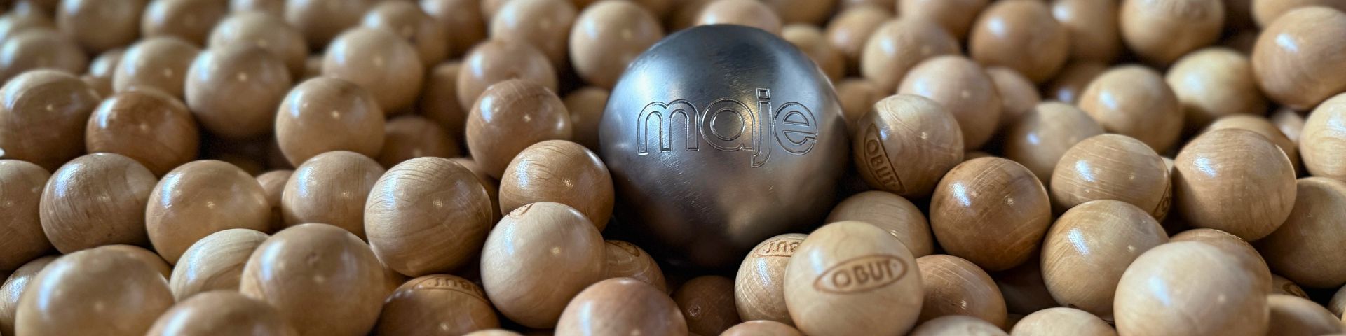 Personnalisation de boules de pétanque avec logo